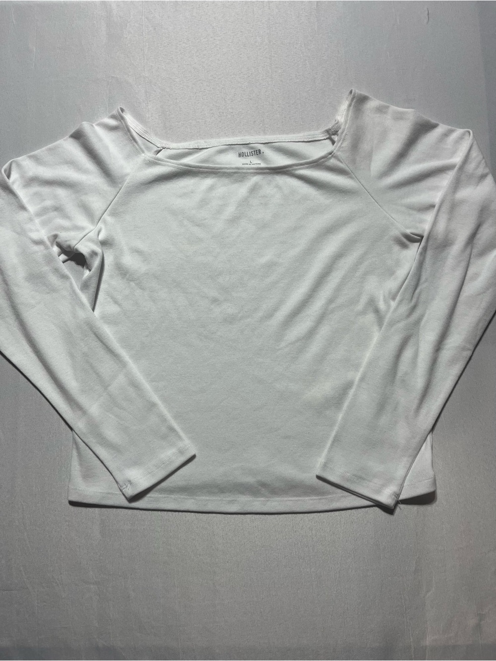 Hollister Women's Large White Long-Sleeve Boatneck Fitted Top Y2K